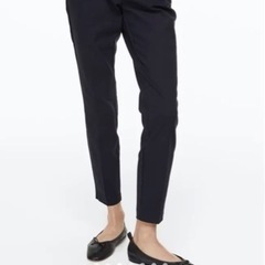 H&M アンクル丈パンツ