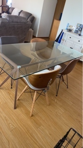 値下げ！！ガラスのダイニングテーブル