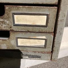鉄製　引き出し　棚の画像