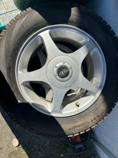 205 65R15 冬タイヤYYY1504