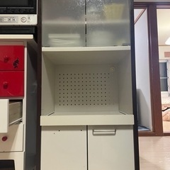 一人暮らしサイズの食器棚