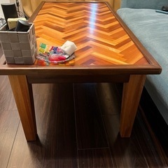 ダイニングテーブル（木製）の画像