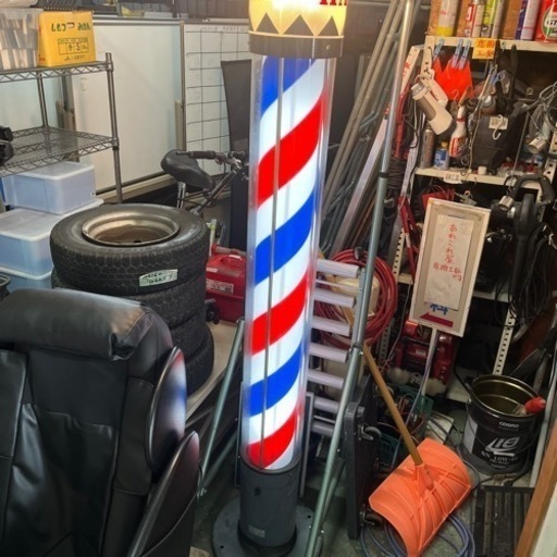 床屋　理容店　サインポール