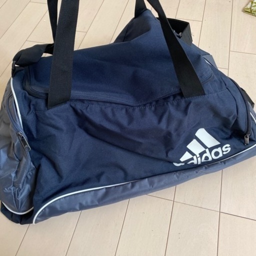 adidasバッグ