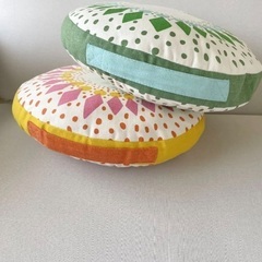 IKEA クッション　2個の画像