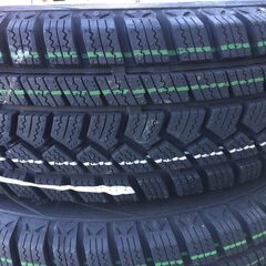 スタッドレスタイヤ　新品４本セット　軽自動車サイズ：１５５／６５Ｒ１４