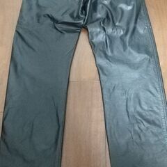 レザーズボンの画像