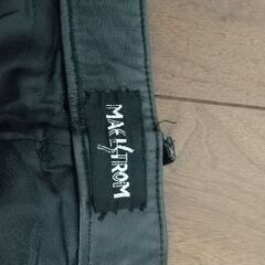 レザーズボンの画像