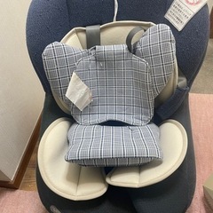 無料！チャイルドシート2台あります！交渉中の為、返信できない場合あります。の画像