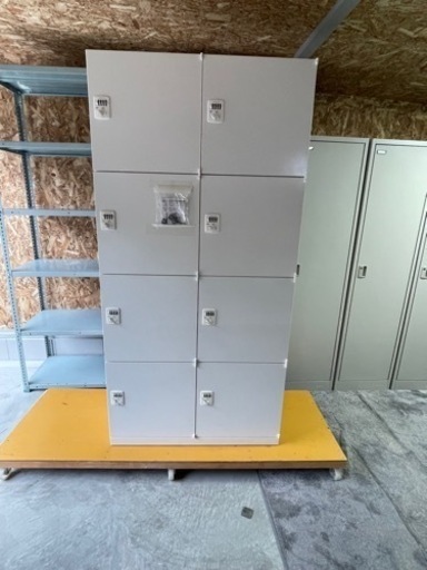 【リサイクルサービス八光】オカムラ 8人用レクトライン モバイルロッカー ネオホワイト　4B27YR-ZA75