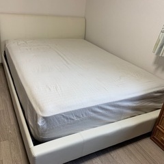 ホワイトのダブルベッド！良品！