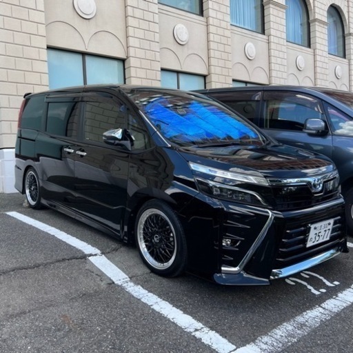 ヴォクシー　タイヤホイールセット　18インチ　7.5J+53 215/45R18