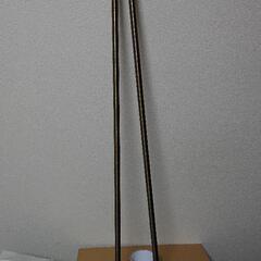 アンティークな感じのカーテンレールの画像