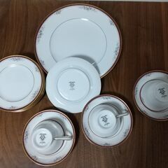 ノリタケ　ティーセット　大皿1＋ケーキ皿5＋カップ＆ソーサー3の画像