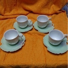 新品未使用　有田焼　ぶどうと蔦のティーカップ