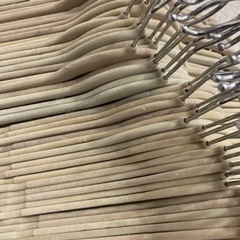 引き渡し決定済:ハンガー42本セット　ニトリ/スリーコインズ　の画像