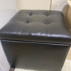 収納イス