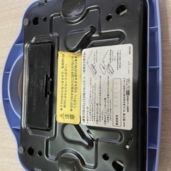 タニタのヘルスメーター。のったらON!おりたら表示！最大100kgまで。最小表示500gの画像