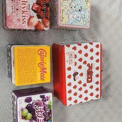 お菓子が入ってた缶