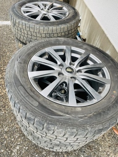 タイヤ215-60r-16