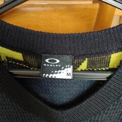 OAKLEYのベストの画像