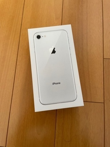 iPhone8 64ギガシルバー　SIMフリー　目立つ傷なし