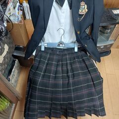 女子　卒業式スーツ４点セット　１日だけ使用　美品　　　デコラピンキーズの画像