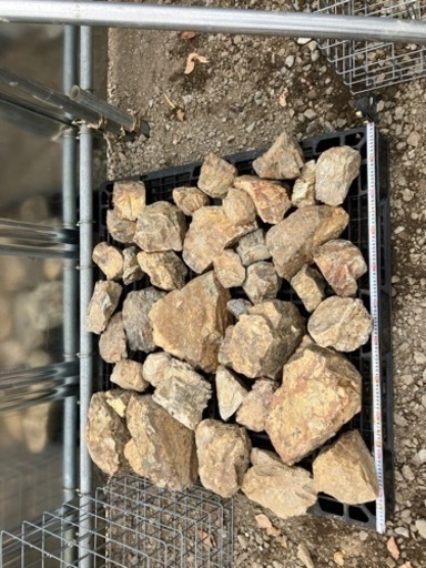 岐阜石、1パレット。200キロくらい。ドライガーデン必須