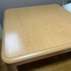 こたつ　毛布なし机のみ