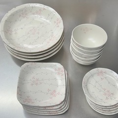 桜柄のお皿一式