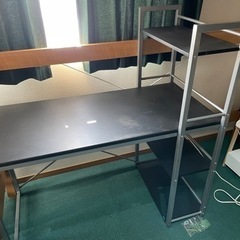 （取引中）パソコンデスク ラック付き