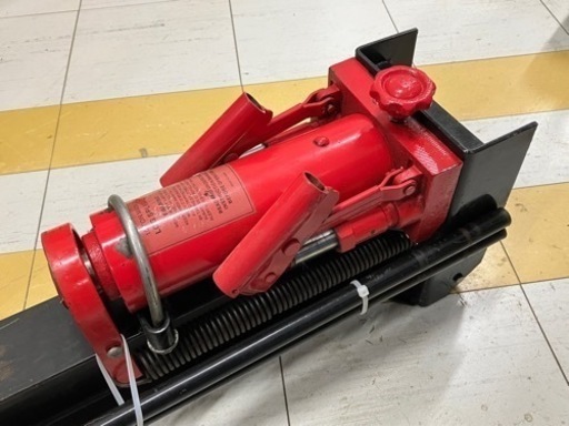 大幅値下しました！　暖炉をお持ちの方にお勧め！　手動油圧式薪割り機 ログスプリッター