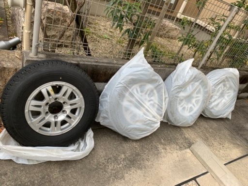 トヨタ ハイエース200系 15インチホイールと冬タイヤセット