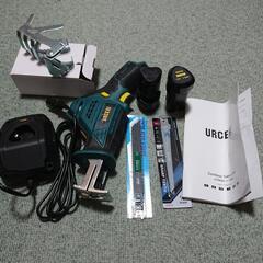 コードレス電動ノコギリ　URCERI　12V2A充電池2個付き