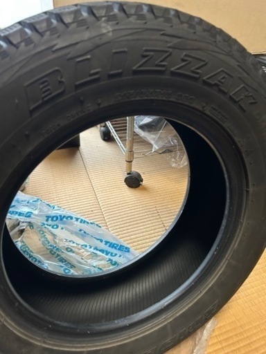 スタッドレスタイヤ　215/65R16 ヴォクシー