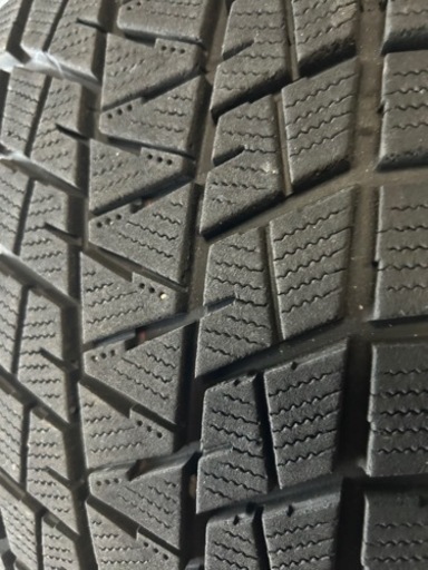 スタッドレスタイヤ　215/65R16 ヴォクシー