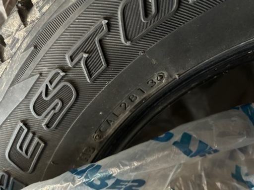 スタッドレスタイヤ　215/65R16 ヴォクシー