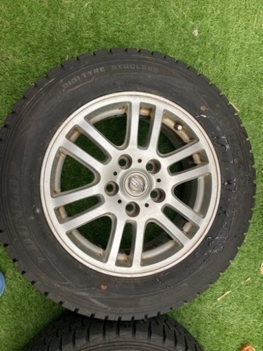 スタッドレスタイヤ　195/65-R15 セレナc25