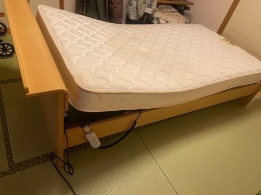 電動ベッド（美品）