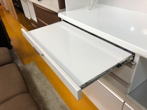【リサイクルサービス八光　田上店　配達・設置OK】㈱ユーアイ　エナメルホワイト大型食器棚