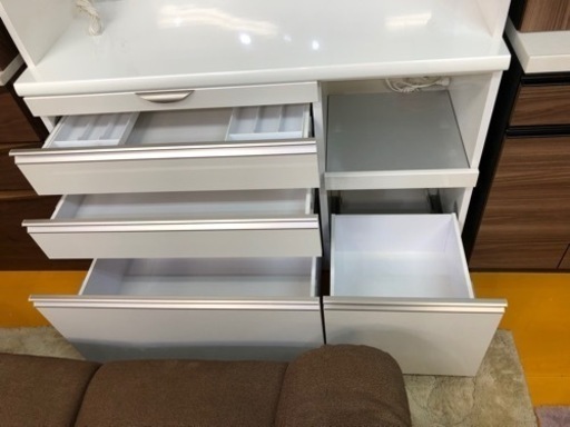 【リサイクルサービス八光　田上店　配達・設置OK】㈱ユーアイ　エナメルホワイト大型食器棚