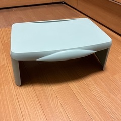 スリーコインズ　テーブル