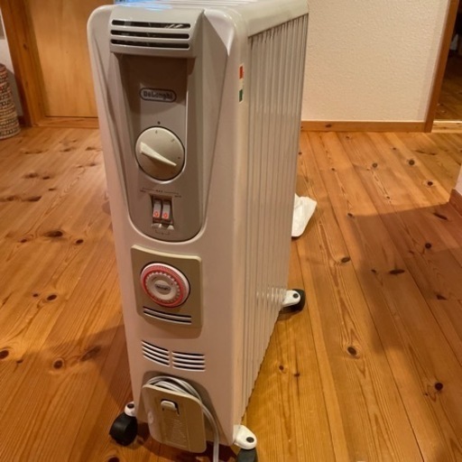 デロンギ　オイルヒーター　1500W
