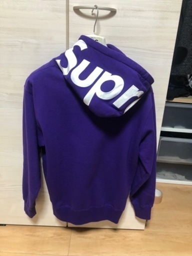 美品 シュプリーム Supreme ロゴ 刺繍 パーカー