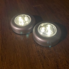 LEDタッチライト 電池式 小型LEDライト ブッシュライト電気工事不要の画像