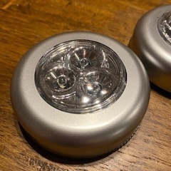 LEDタッチライト 電池式 小型LEDライト ブッシュライト電気工事不要の画像