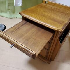 木製ワゴンの画像