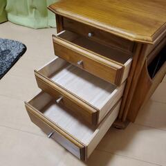 木製ワゴンの画像