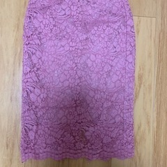GU タイトスカート　レースの画像