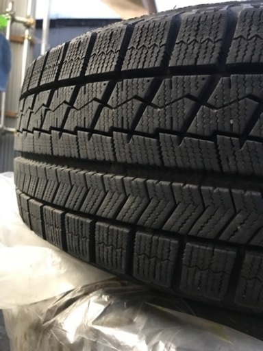 お話中　BLIZZAK VRX 195/65R15 ４本